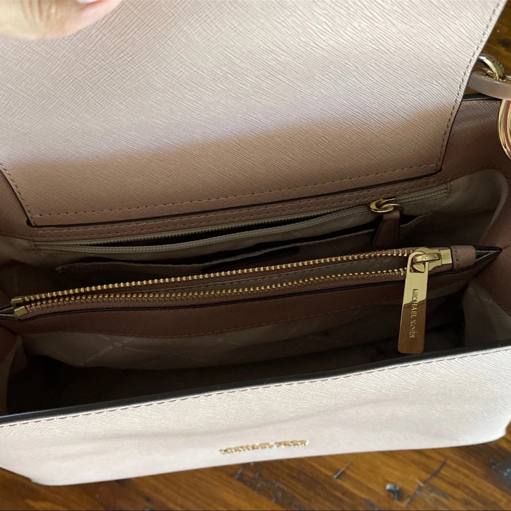 SOLD Michael Kors Crossbody - Picture 9 of 9